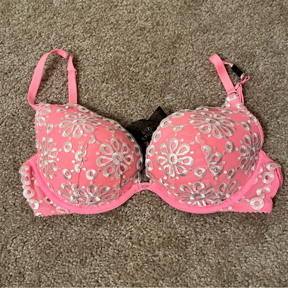 Victoria’s Secret- Dream Angel Padded Pink Floral Lace Push Up Bra NWT